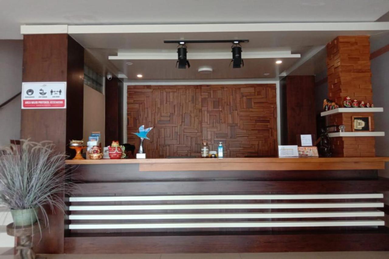 Oyo 90473 Gowin Hotel Kuta Lombok Exteriör bild