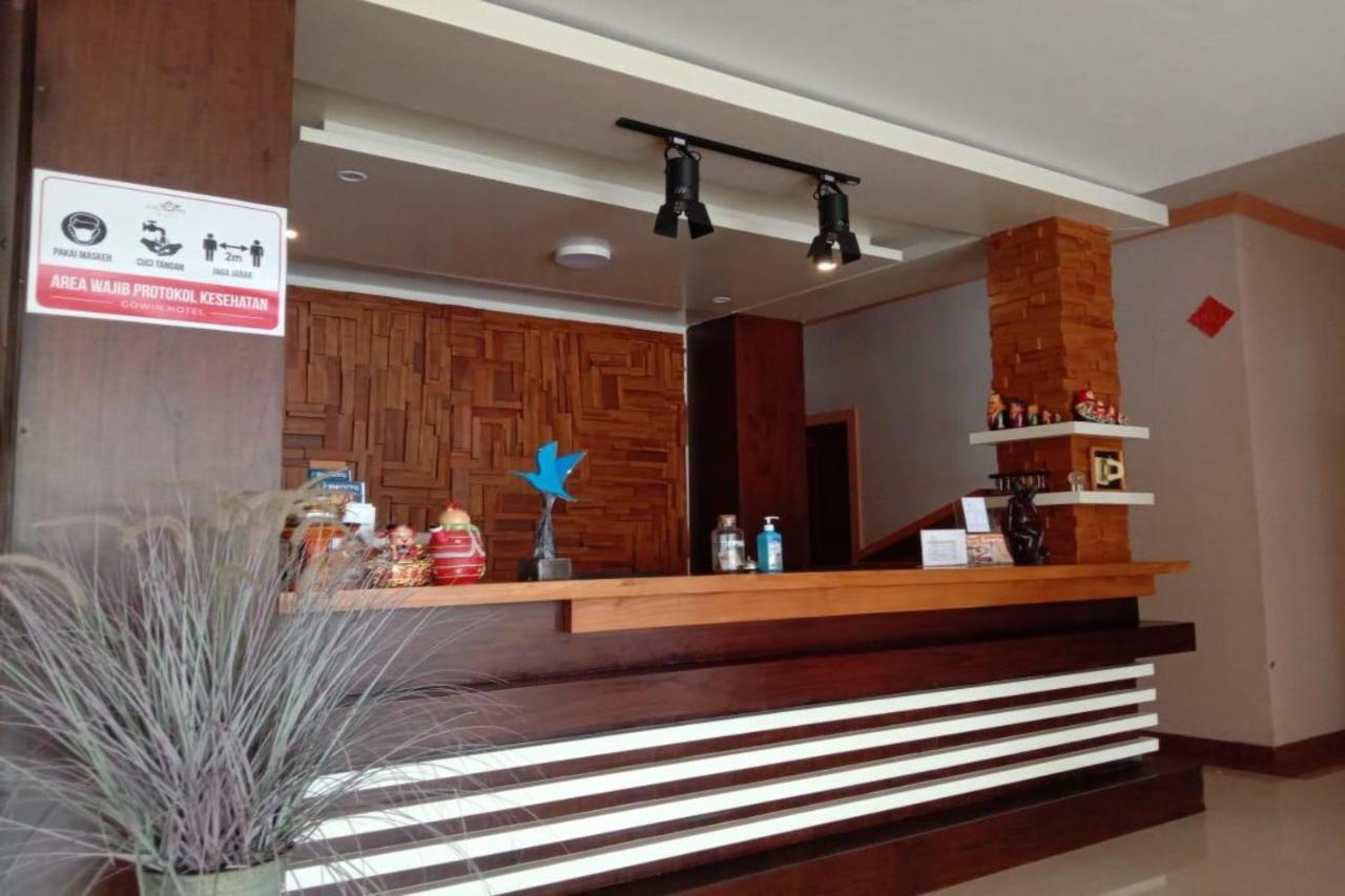 Oyo 90473 Gowin Hotel Kuta Lombok Exteriör bild